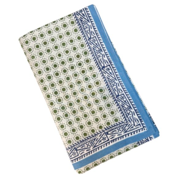 Dot Print Tablebloth - Picture 2 of 2